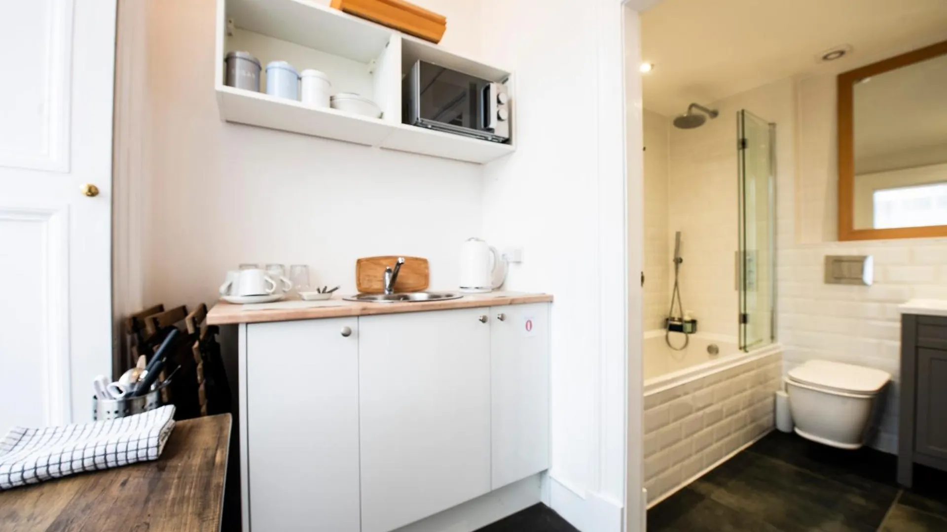 Sheens House Edimburgo 0*,  Reino Unido